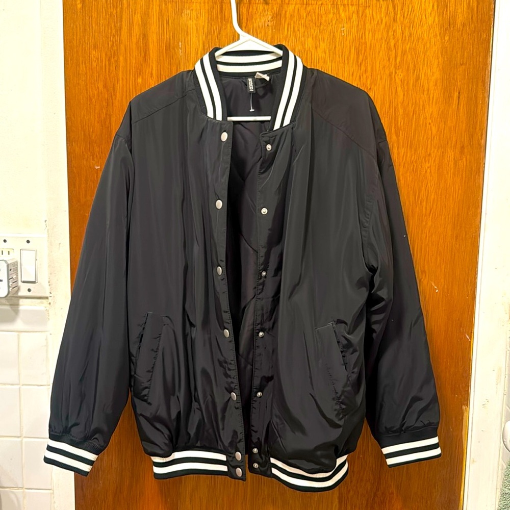 H&M oversized black starter/varsity jacket XS